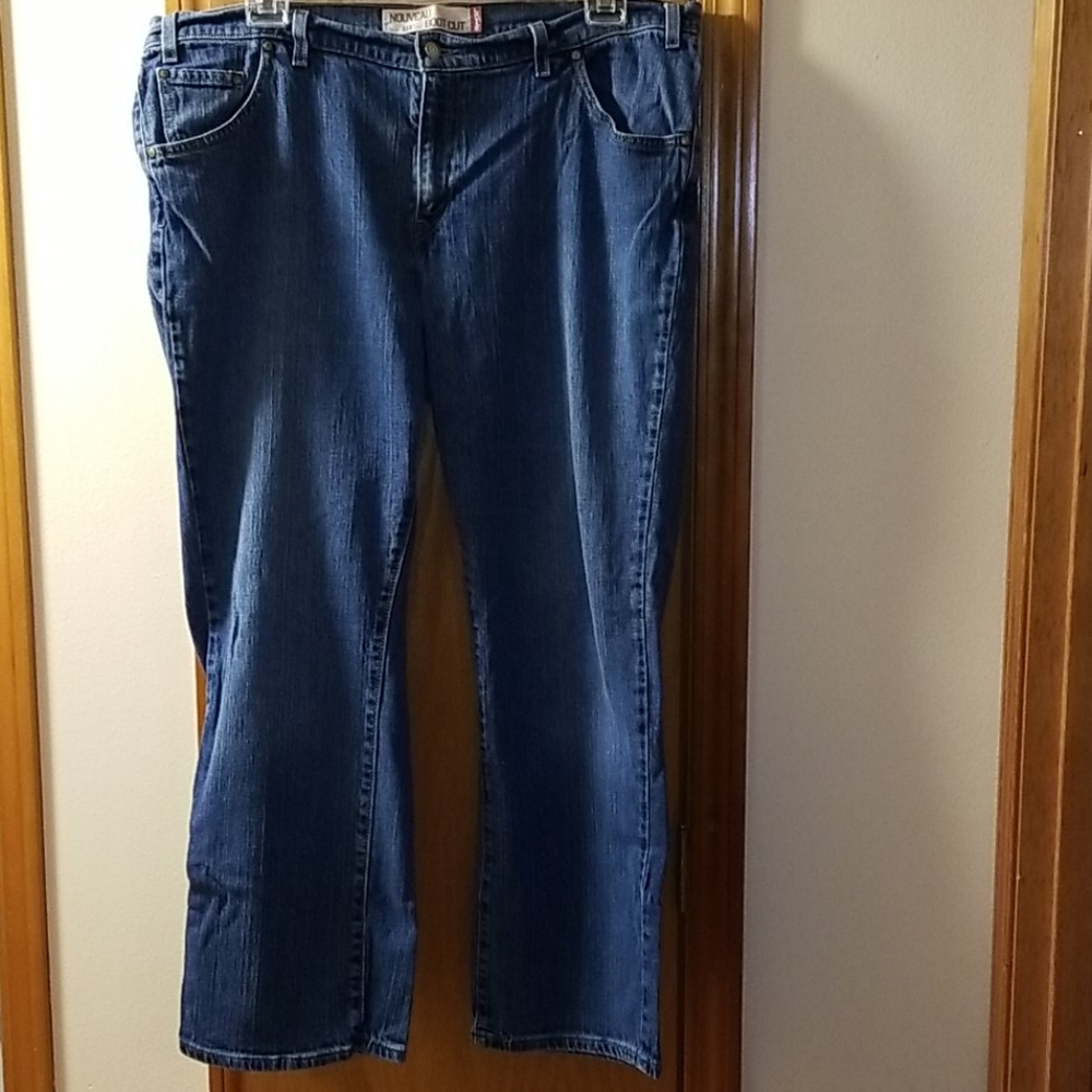 Levi's Women's 515 Nouveau Boot Cut 22M Jeans